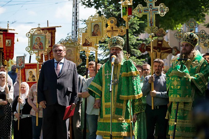 Губернатор Ивановской области пошёл крестным ходом фото 4