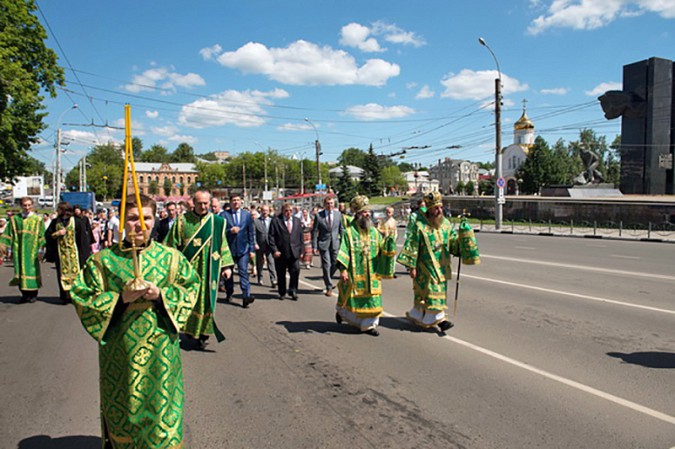 Губернатор Ивановской области пошёл крестным ходом фото 6