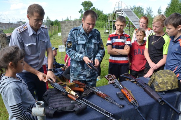 О службе в уголовно-исполнительной системе рассказали кинешемским детям фото 3