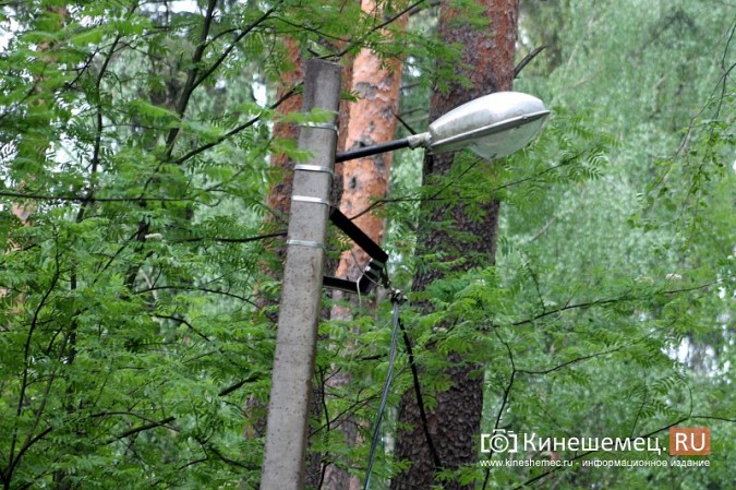 В Кинешме ураганным ветром ломало деревья, рвало линии электропередач, разрушало лоджии фото 12