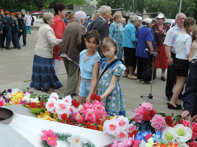 Воспитанники Кинешемского детского дома радостно приветствовали ветеранов фото 6