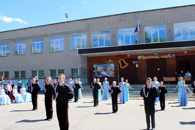 В кинешемской школе №18 им.Маршала Василевского состоялся кадетский бал фото 5