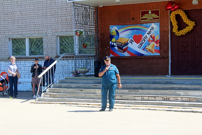 В кинешемской школе №18 им.Маршала Василевского состоялся кадетский бал фото 9