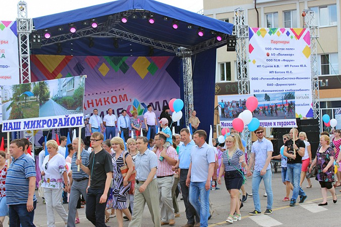 Более 2 000 кинешемцев прошли в праздничной колонне в День города фото 27