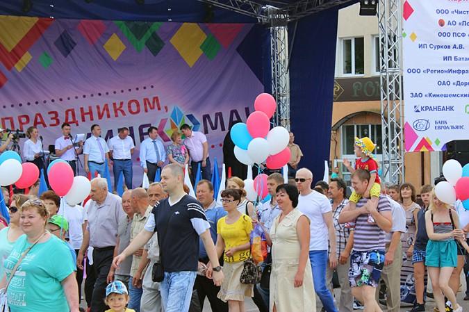 Более 2 000 кинешемцев прошли в праздничной колонне в День города фото 28