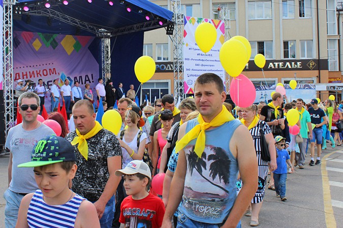 Более 2 000 кинешемцев прошли в праздничной колонне в День города фото 34