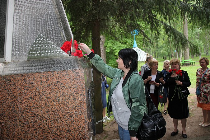 В Кинешме в День поминовения возложили цветы к местам битв ополченцев с поляками фото 2