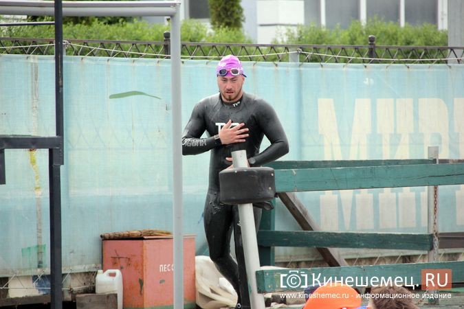 В Кинешме чемпион мира переплыл Волгу в рамках подготовки к «Swimcup-2021» фото 20