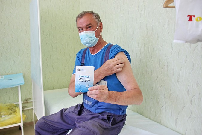 Работников Кинешемского горгаза массово вакцинируют от COVID-19 фото 7