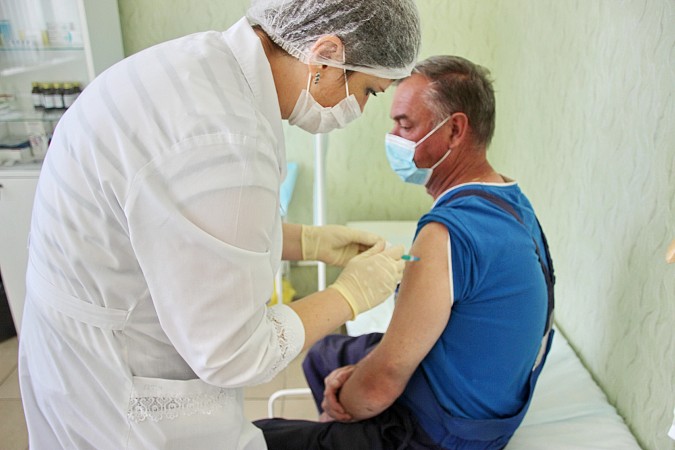 Работников Кинешемского горгаза массово вакцинируют от COVID-19 фото 6