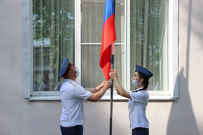 Мэр Кинешмы поздравил сотрудников ИК-3 с 97-летием учреждения фото 4