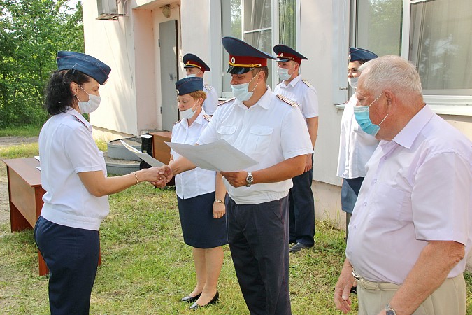 Мэр Кинешмы поздравил сотрудников ИК-3 с 97-летием учреждения фото 6