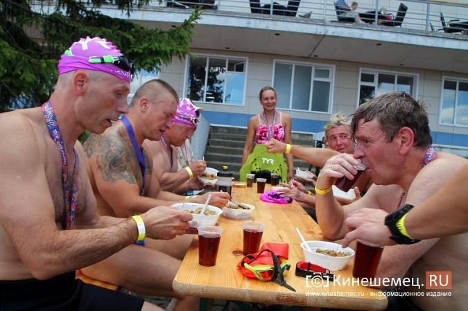 Волгу в Кинешме в рамках «Swimсup» переплыли более 130 участников фото 95