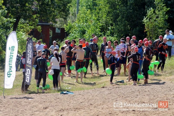 Волгу в Кинешме в рамках «Swimсup» переплыли более 130 участников фото 27