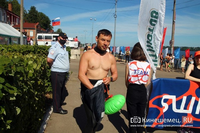 Волгу в Кинешме в рамках «Swimсup» переплыли более 130 участников фото 11