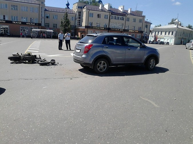 Попавший под машину мотоциклист в Кинешме был пьян фото 4