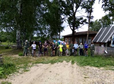 Юные велосипедисты проехали по памятным местам Кинешемского района фото 2