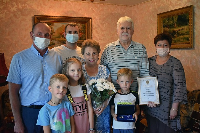 В Кинешме в честь Дня семьи, любви и верности поздравили самые крепкие семьи фото 13