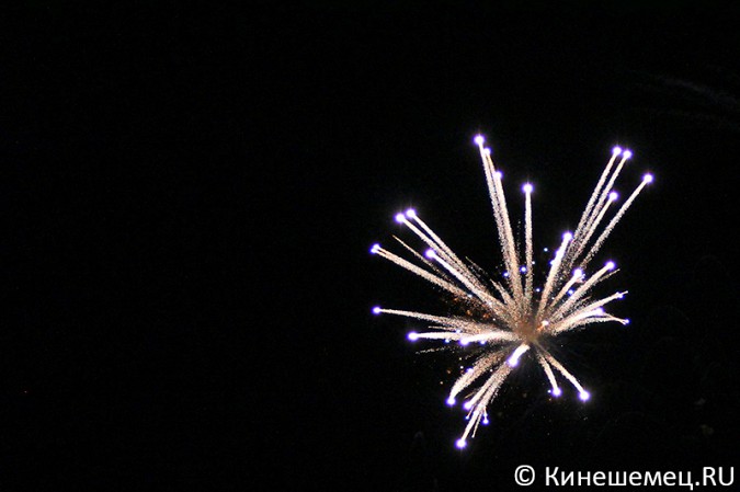 День города Кинешма завершился праздничным салютом фото 11