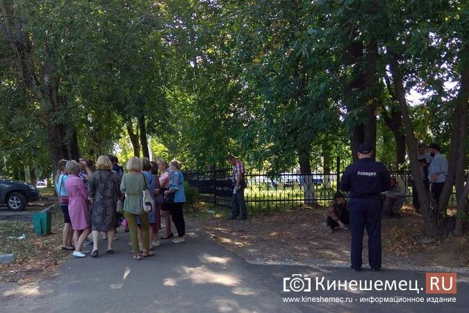 Кинешемский суд оцеплен сотрудниками полиции в бронежилетах фото 9