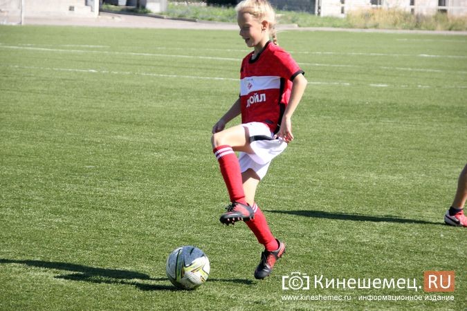 Юная кинешемка Катя Смирнова на равных играет с мальчишками в футбол за «Волжанин» фото 7