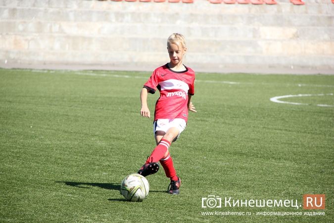 Юная кинешемка Катя Смирнова на равных играет с мальчишками в футбол за «Волжанин» фото 14