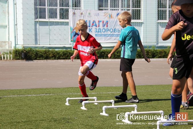 Юная кинешемка Катя Смирнова на равных играет с мальчишками в футбол за «Волжанин» фото 16