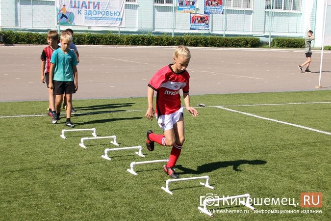 Юная кинешемка Катя Смирнова на равных играет с мальчишками в футбол за «Волжанин» фото 15