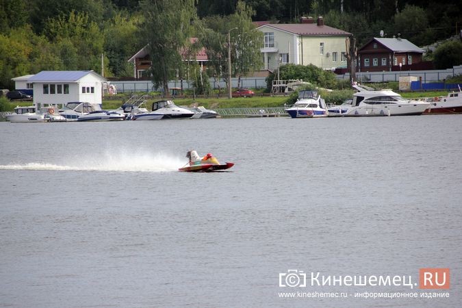 У Кузнецкого моста все готово к началу соревнований по водно-моторному спорту фото 20