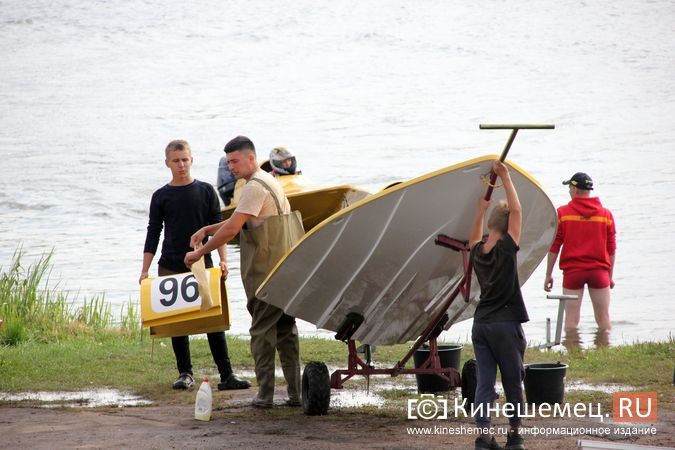 У Кузнецкого моста все готово к началу соревнований по водно-моторному спорту фото 24