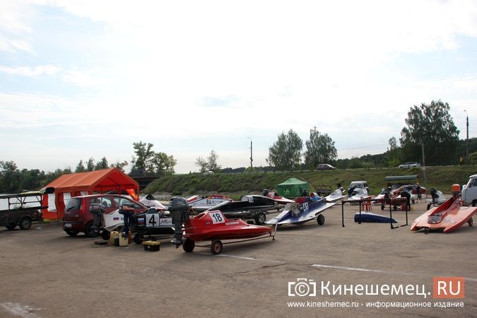 У Кузнецкого моста все готово к началу соревнований по водно-моторному спорту фото 13