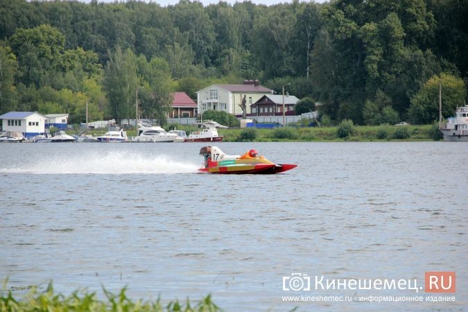 У Кузнецкого моста все готово к началу соревнований по водно-моторному спорту фото 8