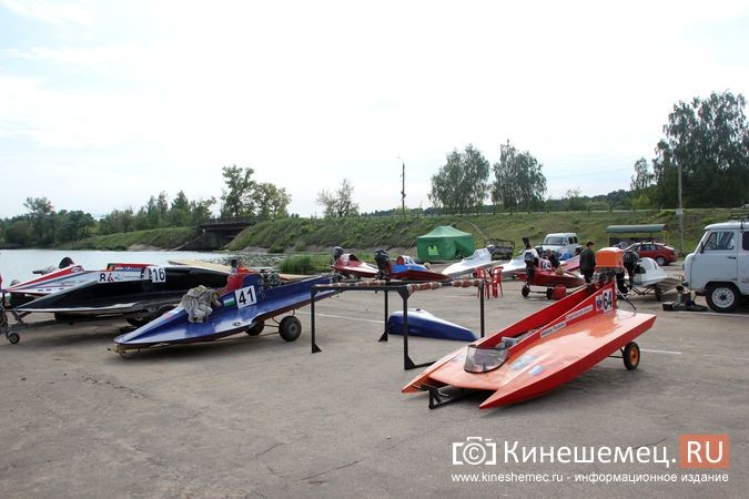 У Кузнецкого моста все готово к началу соревнований по водно-моторному спорту фото 10