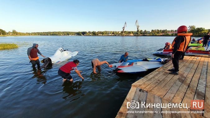 Удивительной победой кинешемского гонщика завершился 1-й день Кубка ДОСААФ по водно-моторному спорту фото 31