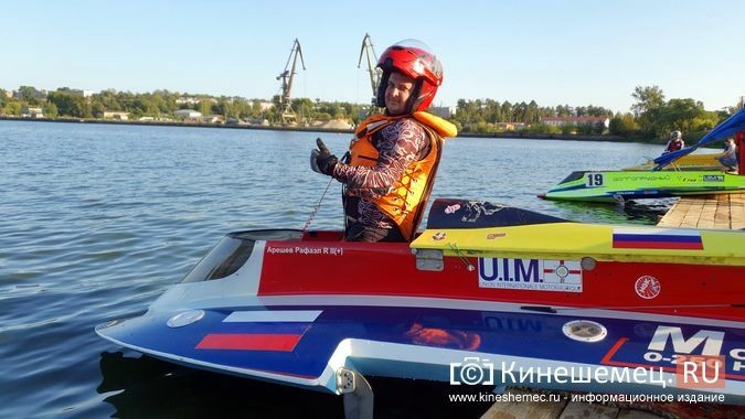 Удивительной победой кинешемского гонщика завершился 1-й день Кубка ДОСААФ по водно-моторному спорту фото 30