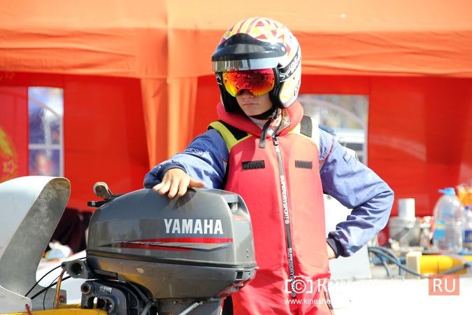 Самые яркие моменты водно-моторных соревнований в Кинешме фото 19