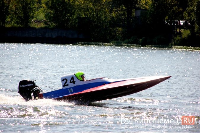 Самые яркие моменты водно-моторных соревнований в Кинешме фото 53