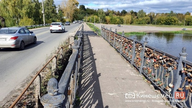 На Кузнецком мосту немного подлатали асфальтом пешеходный переход фото 5