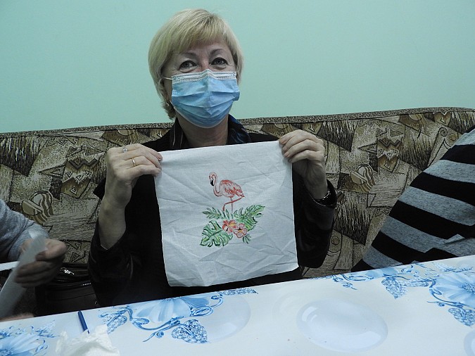 В Кинешме прошел мастер-класс по ручной росписи эко-сумок и изделий из ткани фото 2