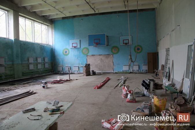 В трех кинешемских школах ремонтируют спортивные залы фото 14