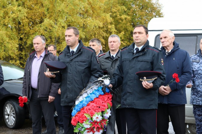 В Заволжске почтили память милиционеров, погибших 21 год назад фото 4