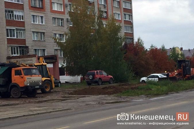 Подрядчик приступил к укладке долгожданного тротуара на ул.Гагарина фото 2