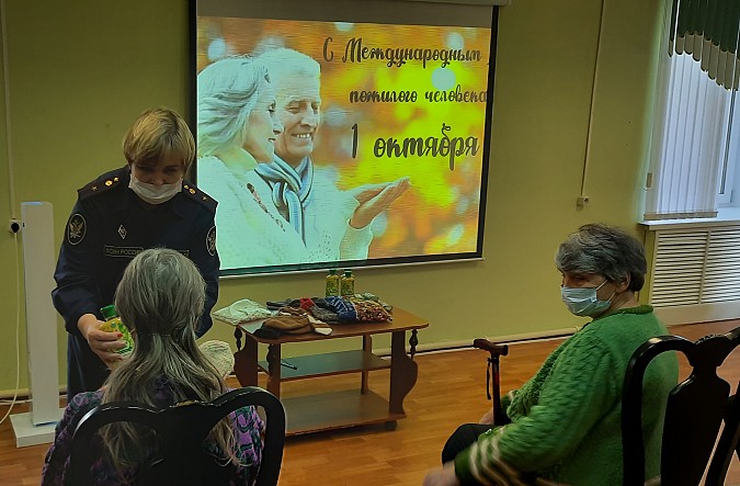 Осужденные колонии №3 УФСИН России по Ивановской области изготовили подарки для пожилых людей фото 4