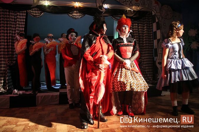 В Кинешемской женской колонии поставили мюзикл с шикарными костюмами фото 29