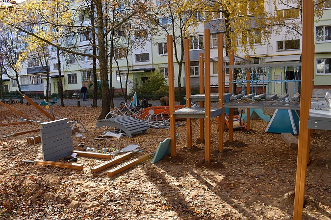 В разных микрорайонах Кинешмы устанавливают детские и спортивные площадки фото 9