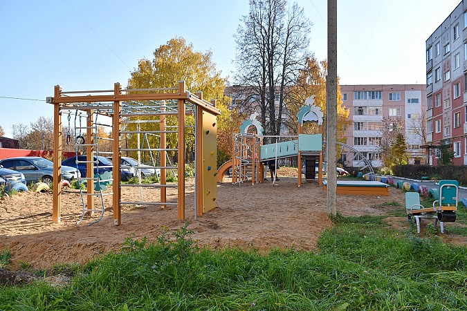 В разных микрорайонах Кинешмы устанавливают детские и спортивные площадки фото 10