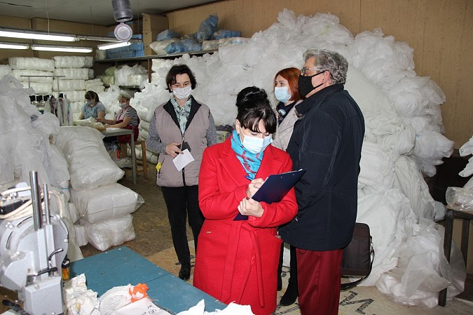 За несоблюдение антиковидных мер в Кинешме приостановлена деятельность текстильного предприятия фото 5