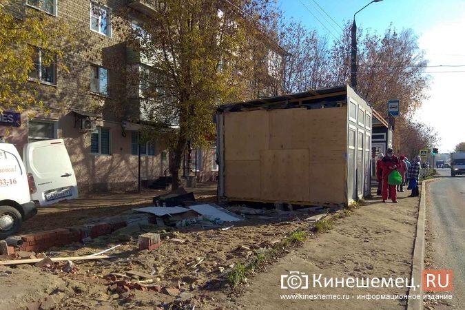Начался демонтаж незаконной остановки на «Чкаловском» фото 4