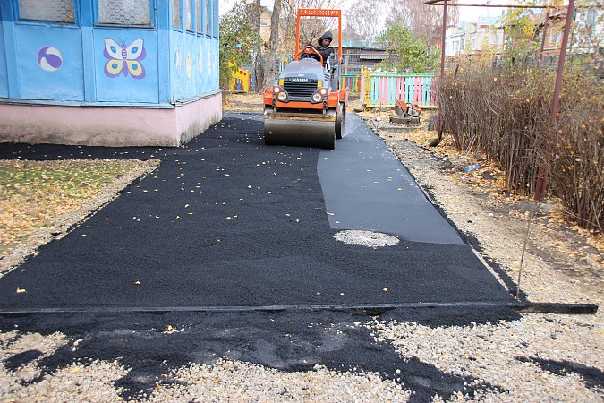 В Кинешме продолжается ремонт территорий детских садов фото 6