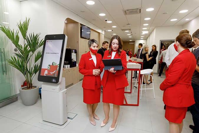Альфа-Банк открыл первый phygital-офис в Иванове фото 5